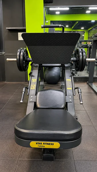 Viva Fitness Optima 45 degree incline leg press machine at Power House Gym Kolhapur